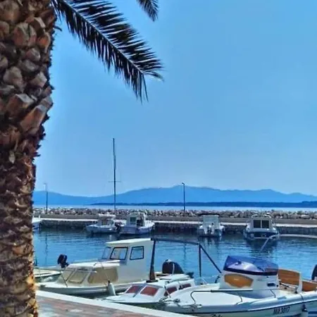 Visnja Διαμέρισμα Živogošće